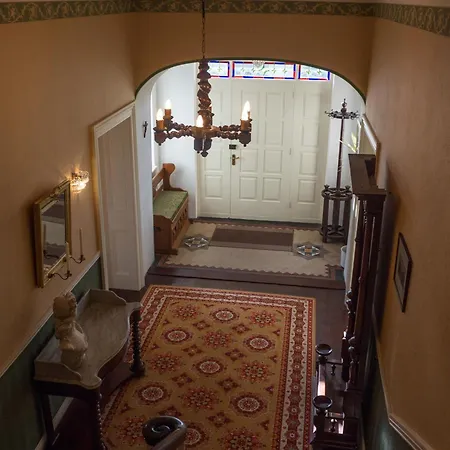 بيت للعطل Kill House, Kingstown *