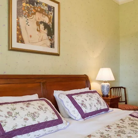 بيت للعطل Kill House, Kingstown